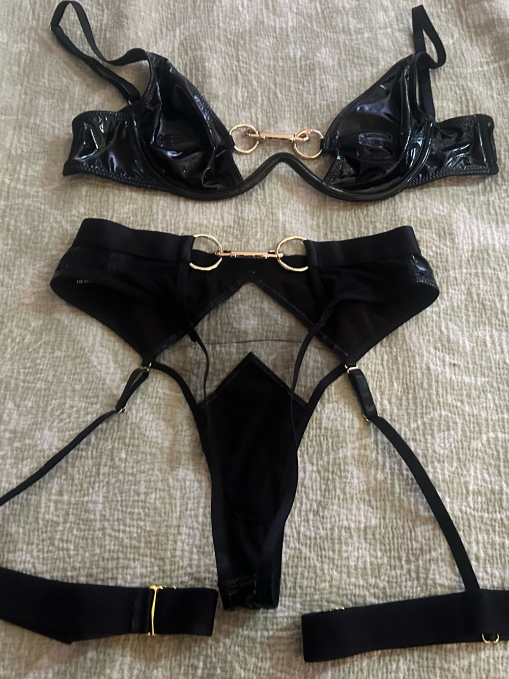 LA CHERI Paris Black and Gold bra with matching panty and garter Sz Med - Picture 5 of 10